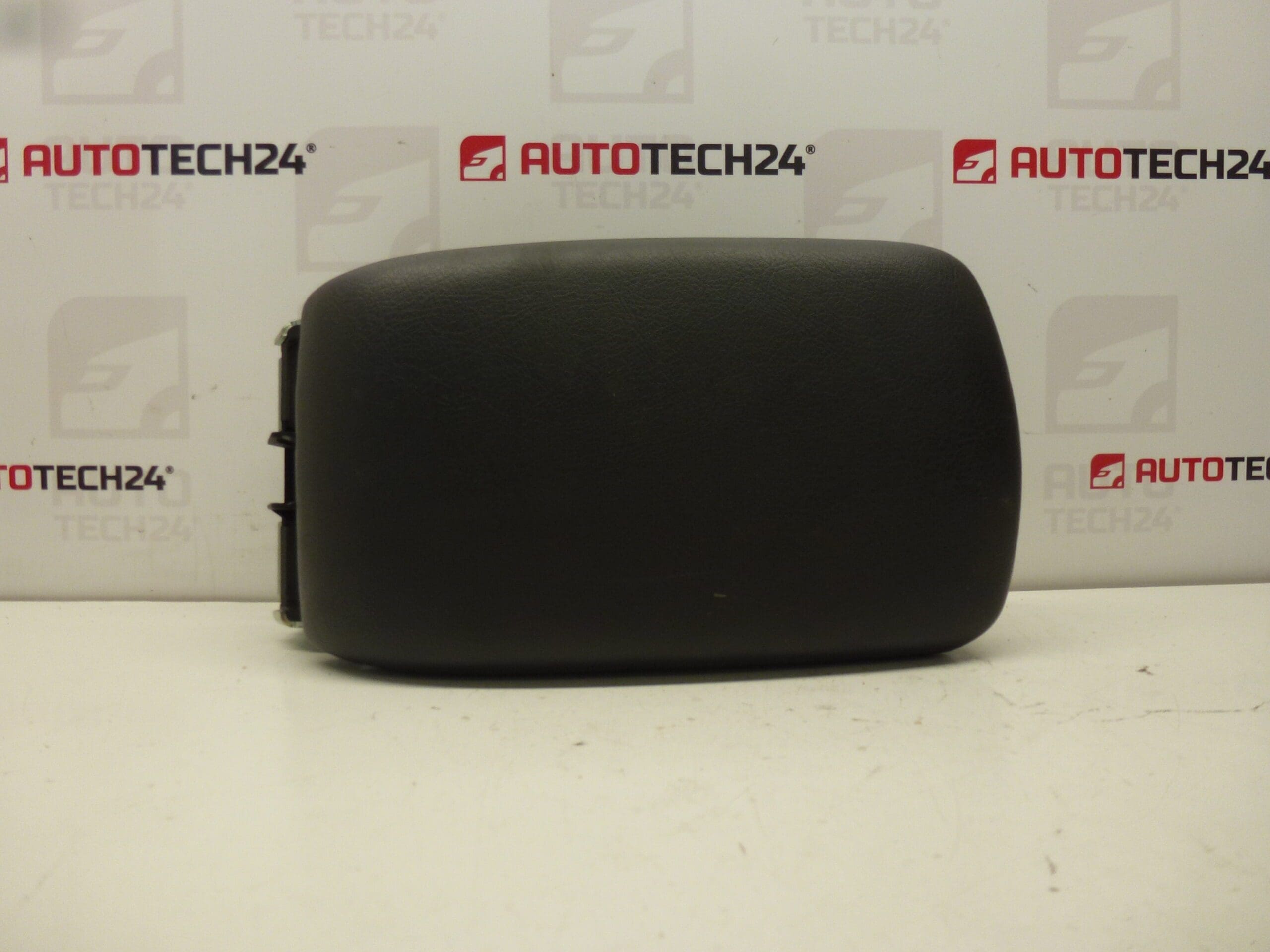 Κεντρικό υποβραχιόνιο Peugeot 308 96587010ZD 7589SV