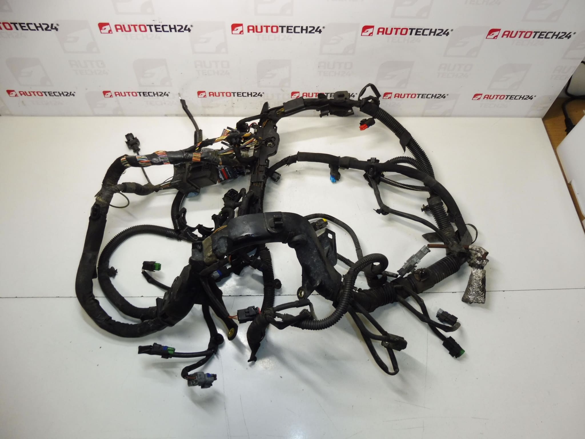 Συγκρότημα κύριου κινητήρα Citroën Peugeot 1.6 HDI 9664694980 6569NW